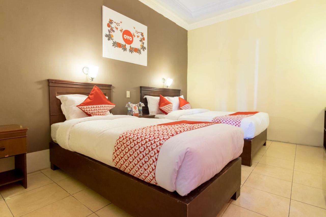 OYO 1030 Hotel Bumi Asih Medan Exterior foto